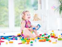 Készségfejlesztő játékok gyerekeknek: leköti és tanítja